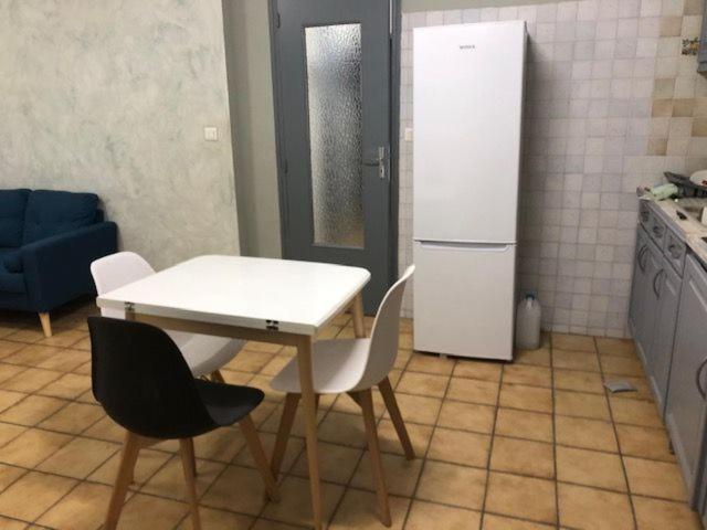 Hoche Lägenhet Coursan Exteriör bild